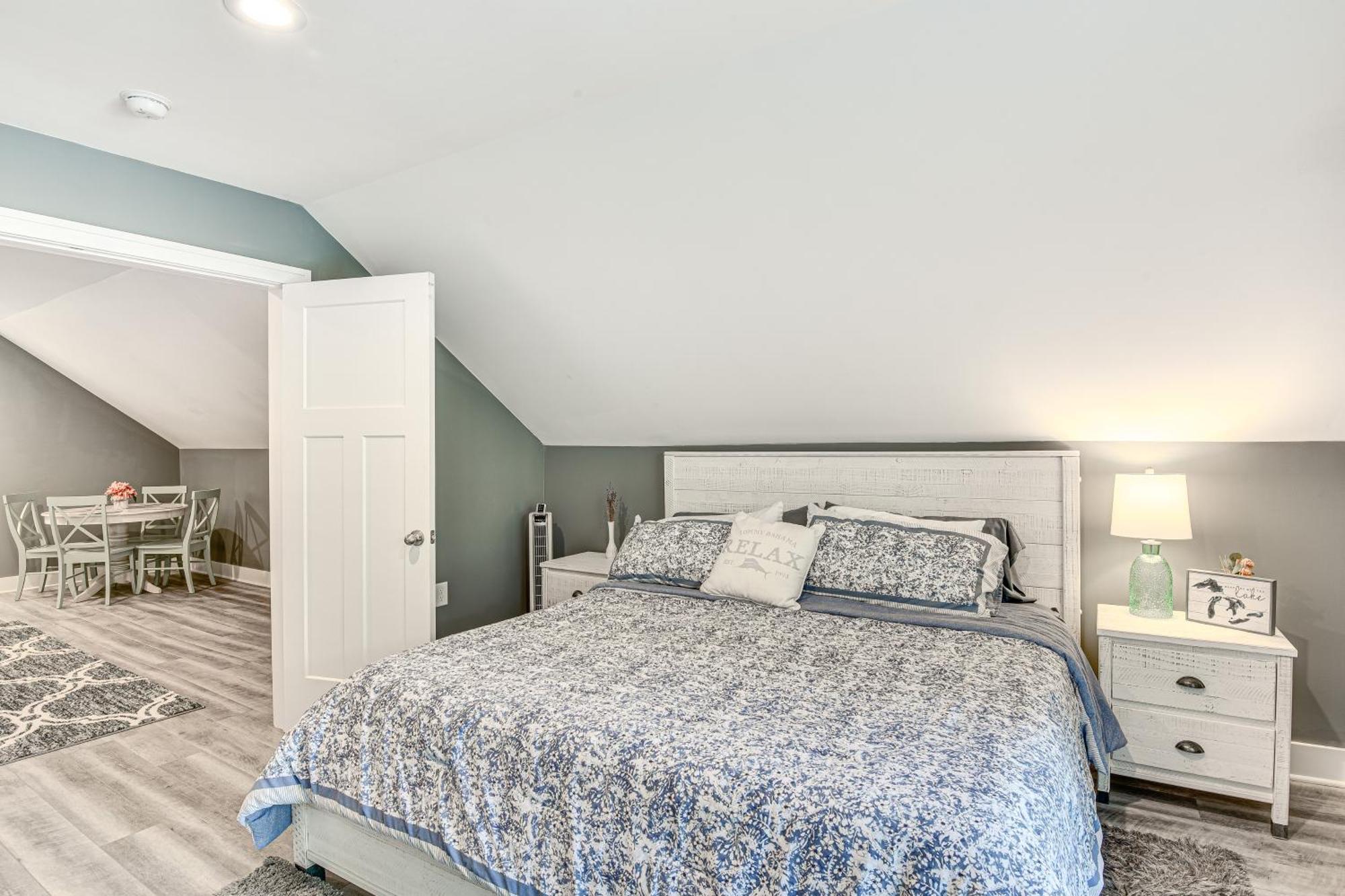Benton Harbor Apt With Balcony And Shared Fire Pit Bagian luar foto